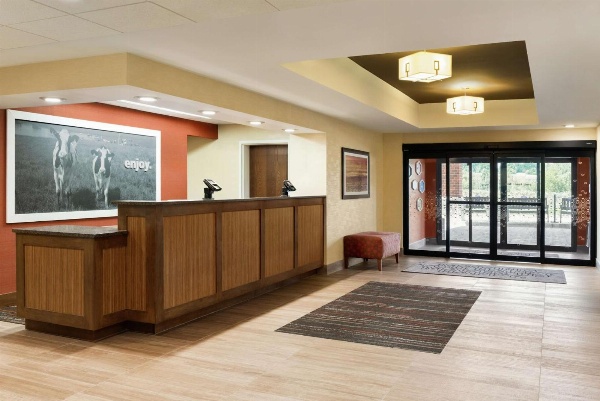 Hampton Inn By Hilton Des Moines West image 6